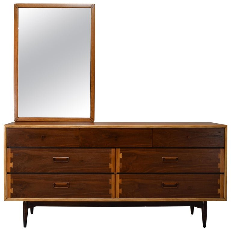 Lane Acclaim Mid-Century Lowboy Dresser