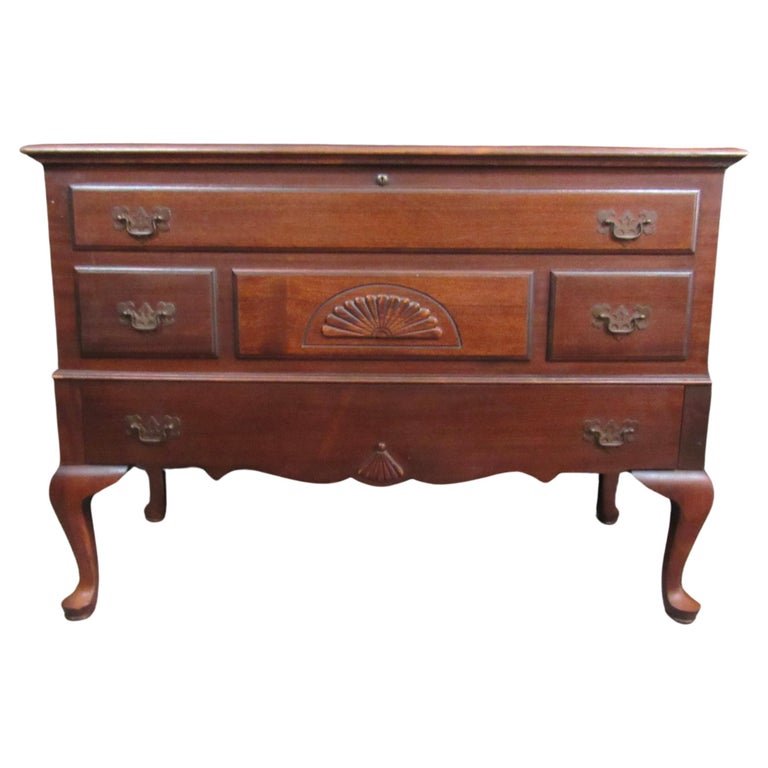 Lane Cedar Hope Chest - Traditional Oak